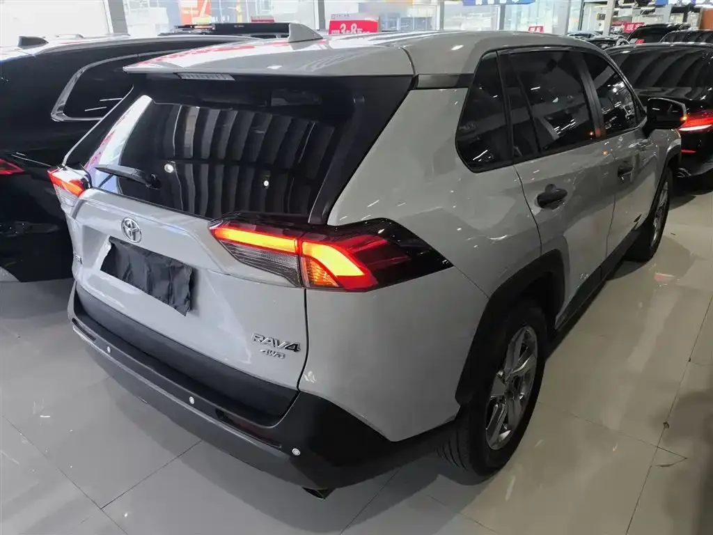 Toyota RAV4 2022 из CN, фото 7