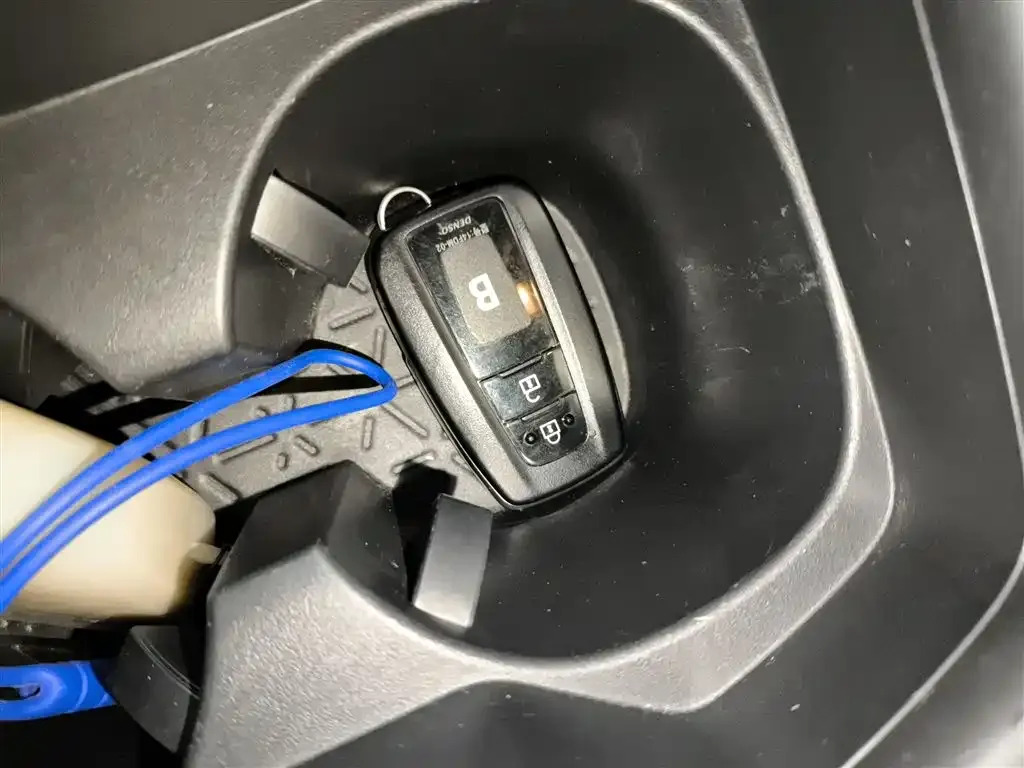 Toyota RAV4 2022 из CN, фото 9