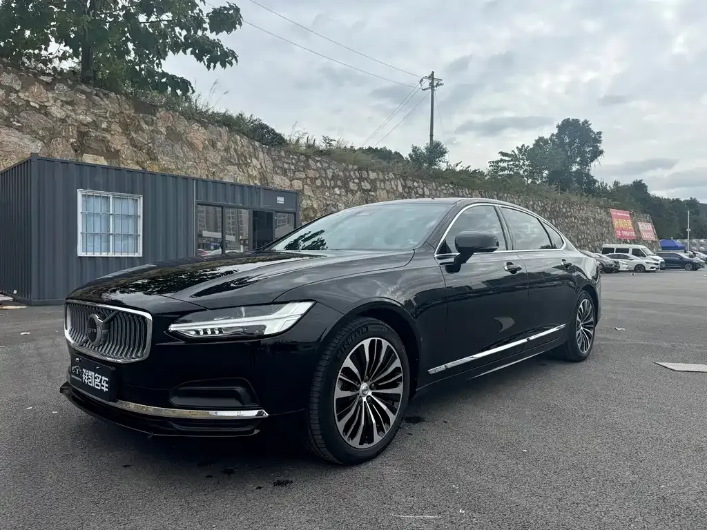 Volvo S90 — фото 1