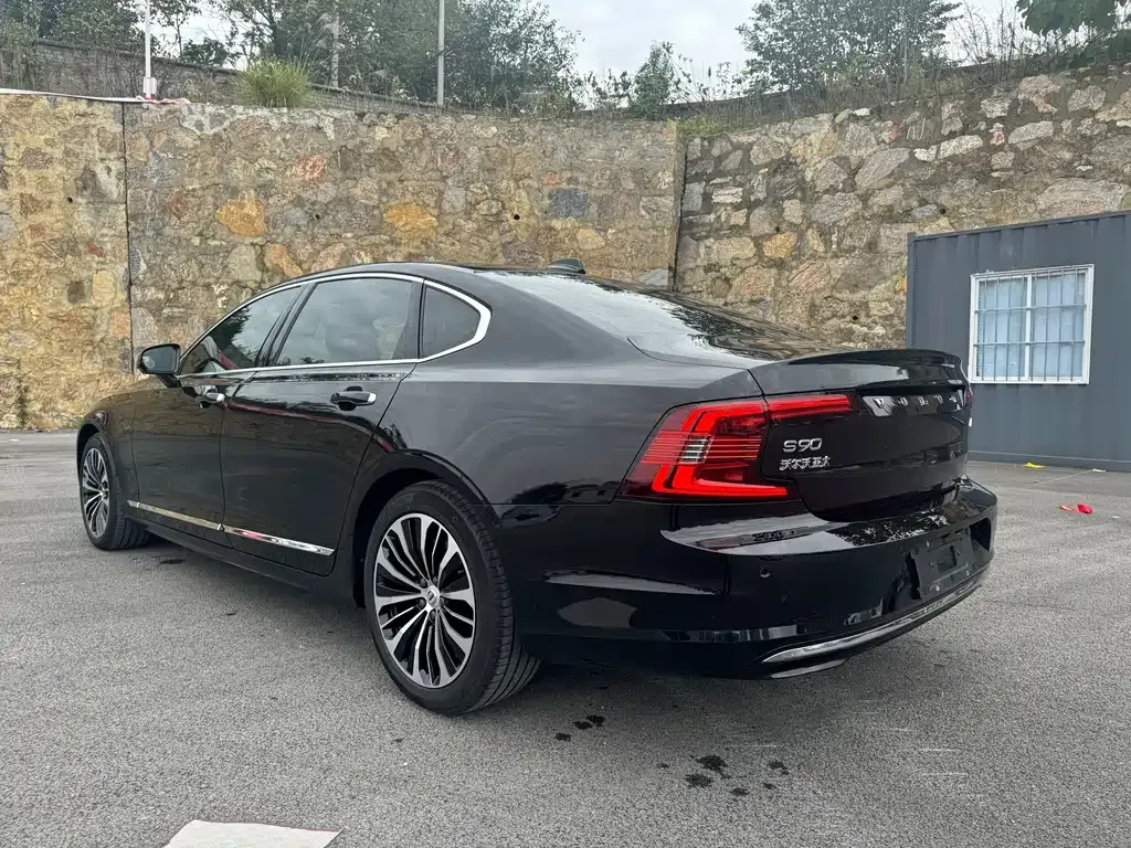 Volvo S90 — фото 7
