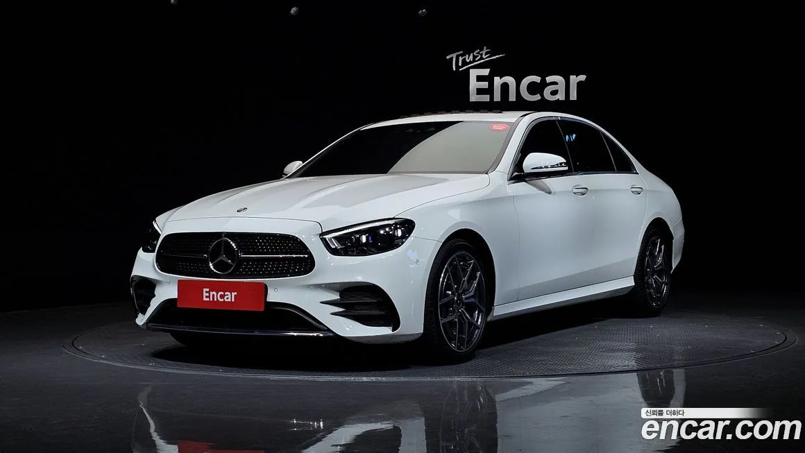 Mercedes-Benz E-Class — фото 1