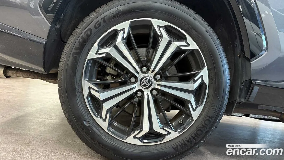 Toyota RAV4 2023 из KR, фото 5