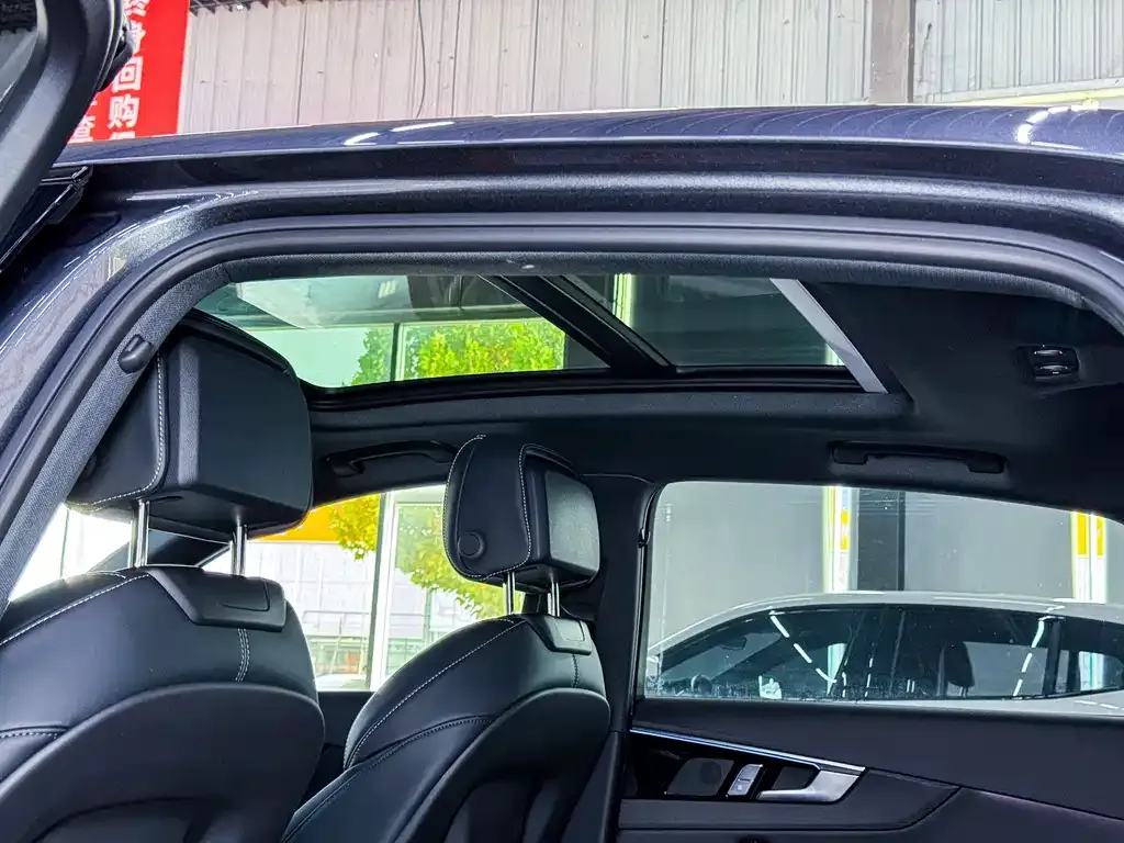 Audi A4L — фото 9