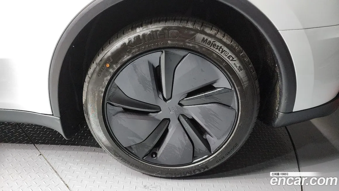 Tesla Model Y 2025 из KR, фото 5