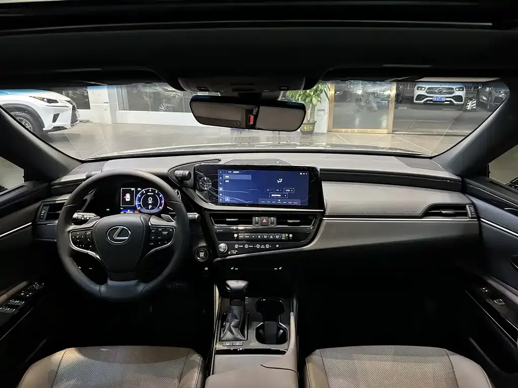 Lexus ES 2023 из CN, фото 4