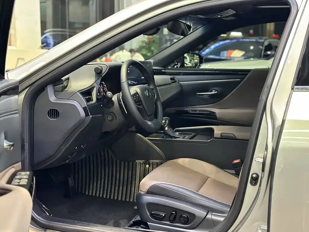 Lexus ES 2023 из CN, фото 5
