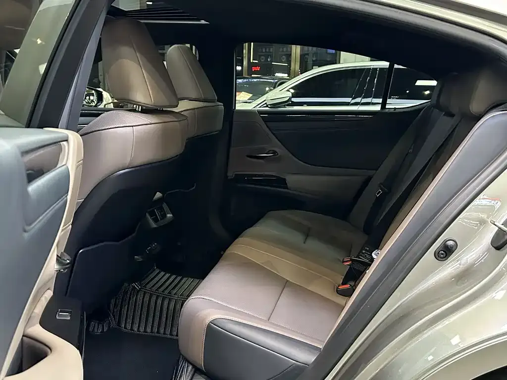 Lexus ES 2023 из CN, фото 6