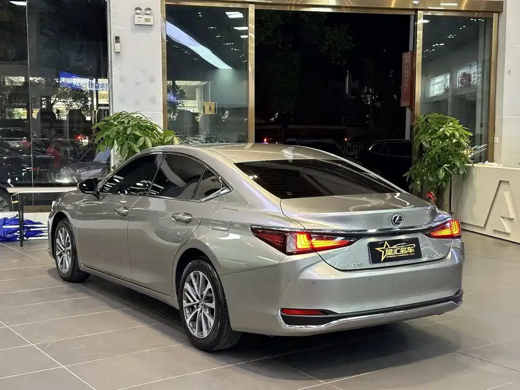 Lexus ES 2023 из CN, фото 8