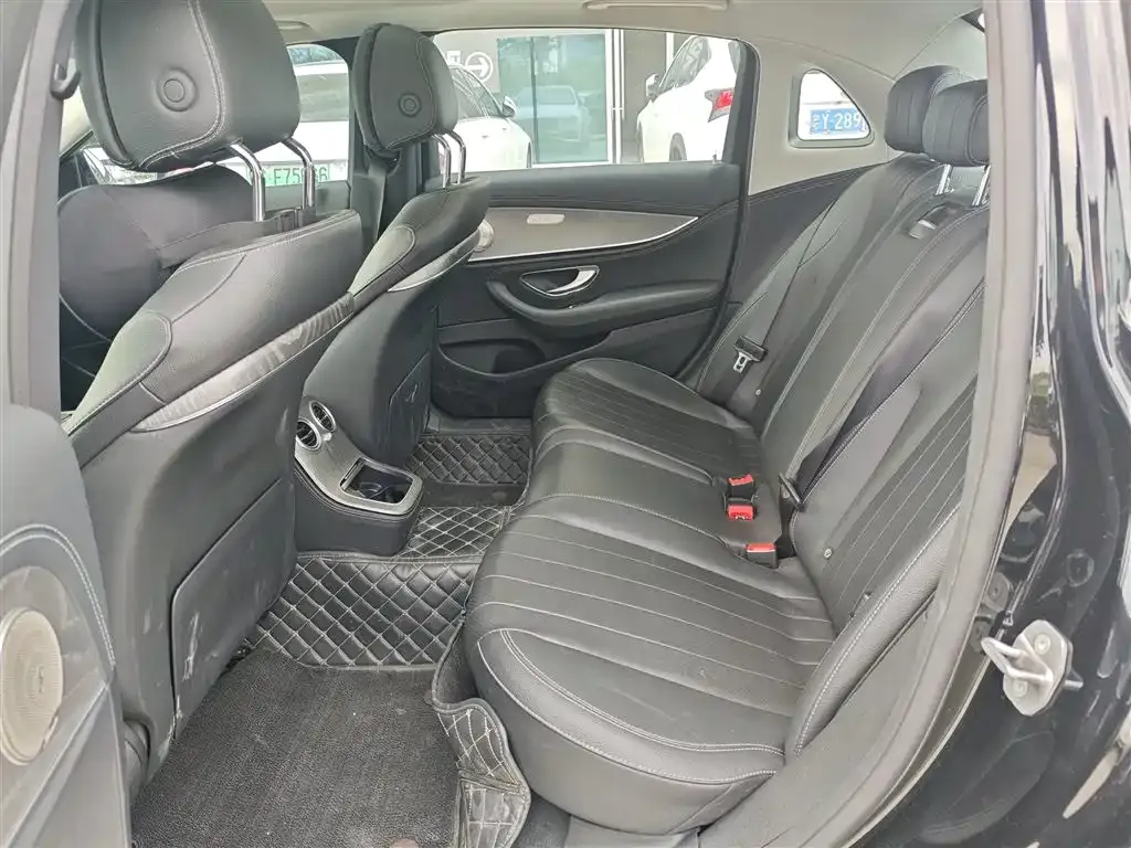 Mercedes-Benz E-Class 2023 из CN, фото 8