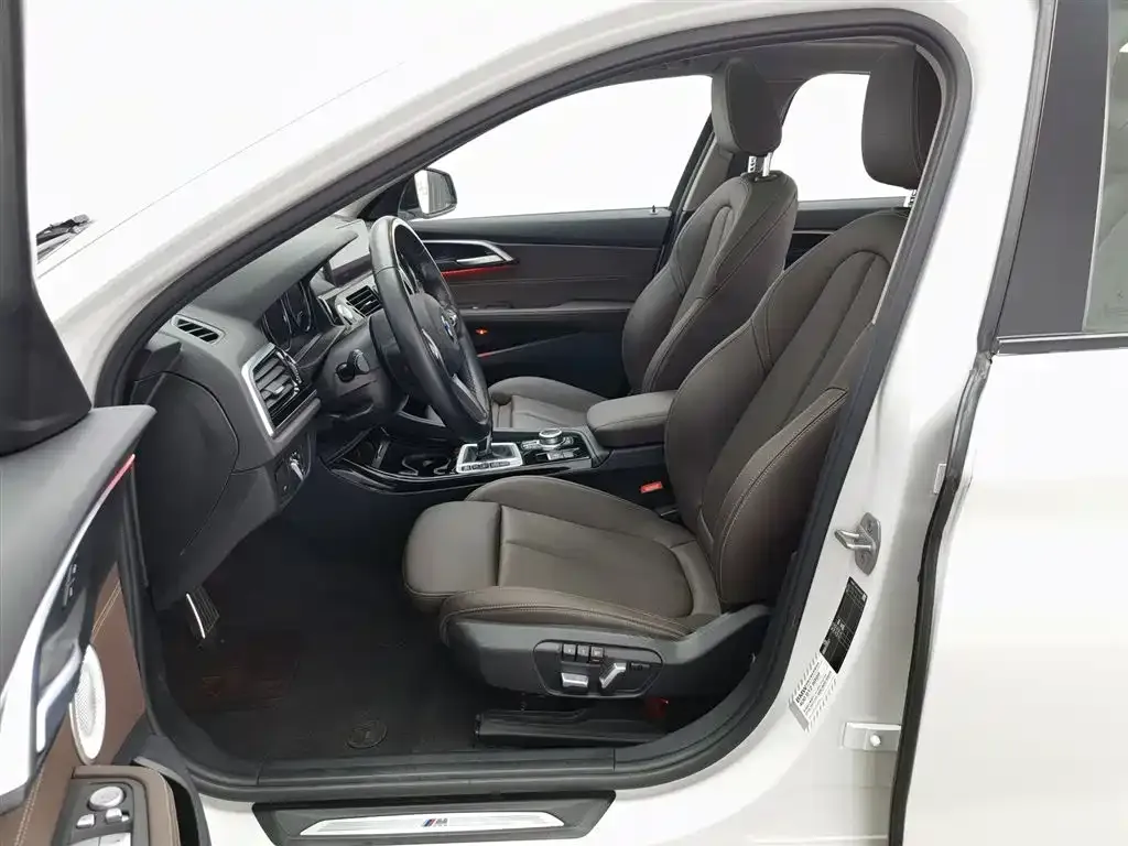 BMW 1 Series 2021 из CN, фото 10