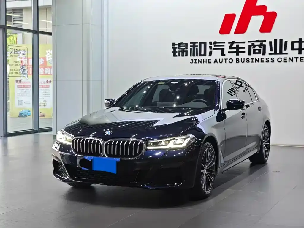 BMW 5 Series — фото 1