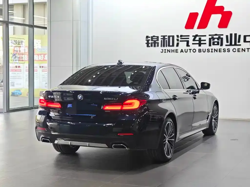 BMW 5 Series — фото 10