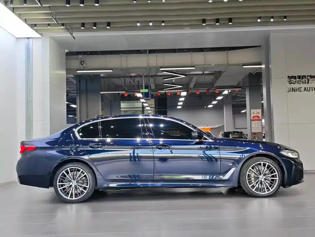 BMW 5 Series — фото 4