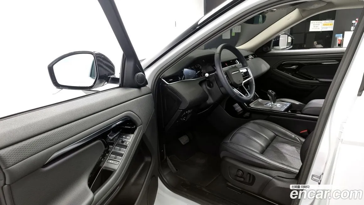 [object Object] Range Rover Evoque 2023 из KR, фото 10