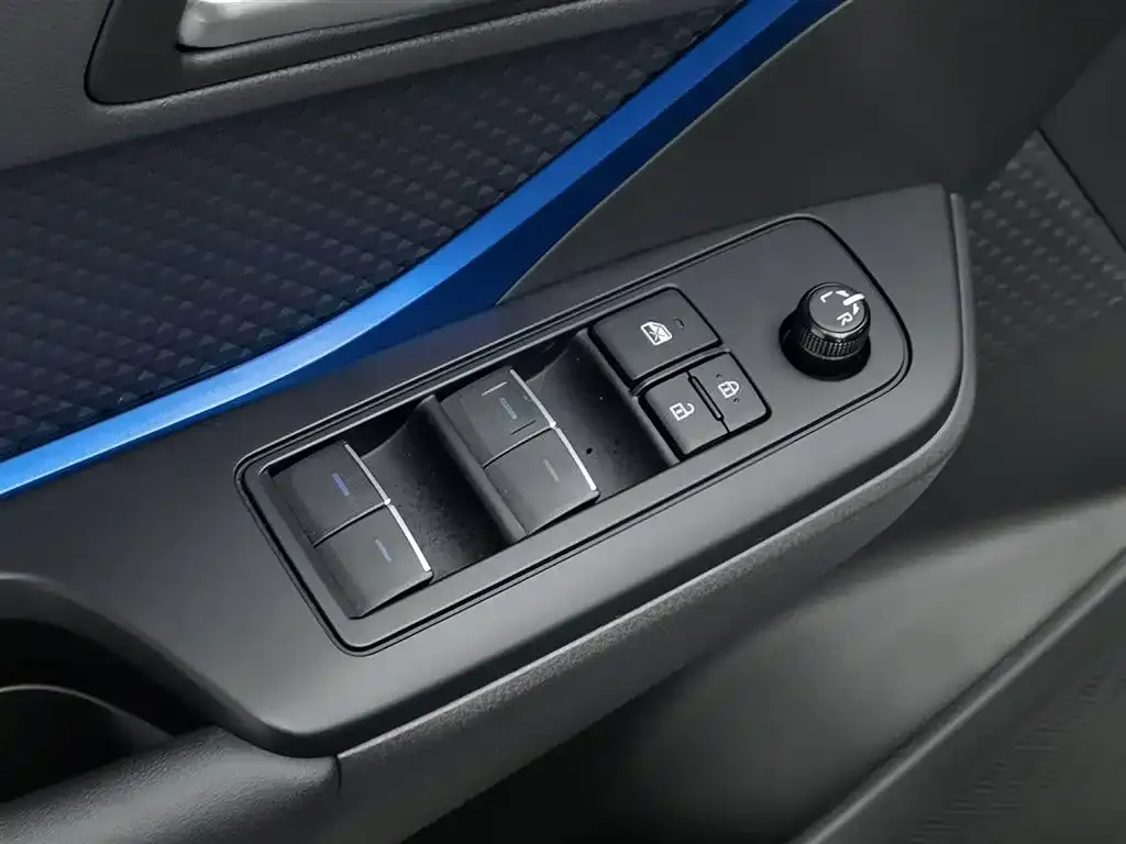 Toyota C-HR 2024 из CN, фото 9