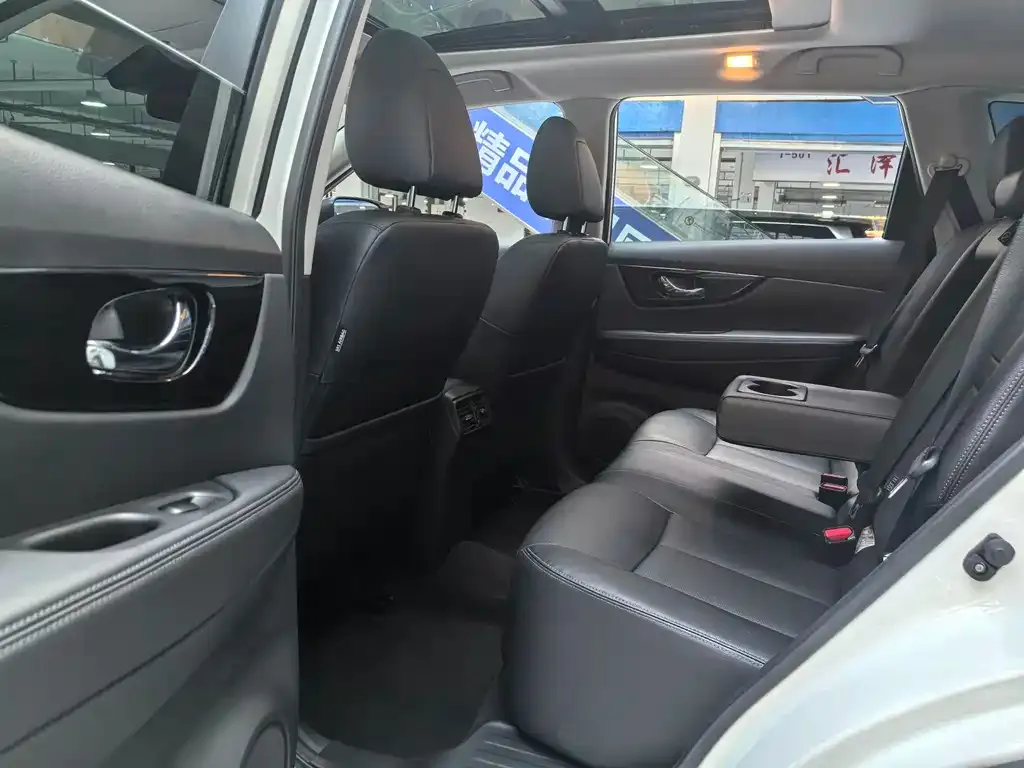 Nissan X-Trail — фото 10