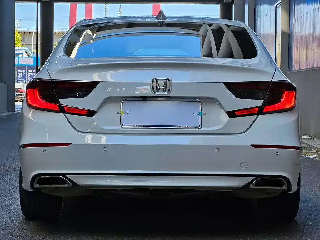 Honda Accord — фото 9