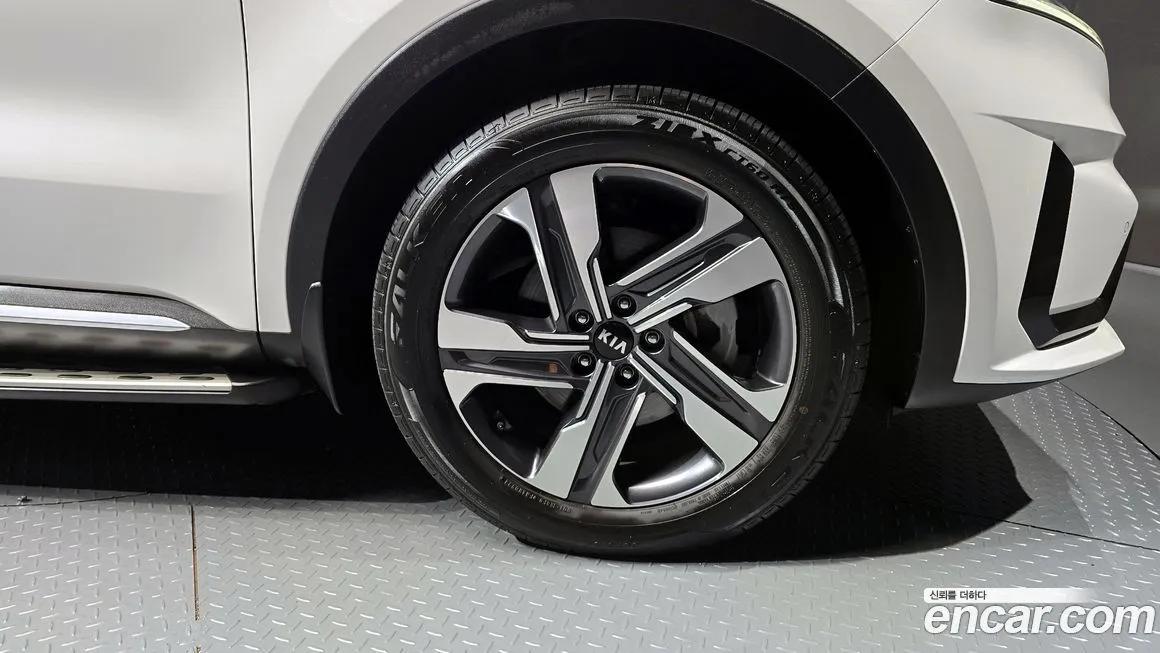 Kia Sorento — фото 5