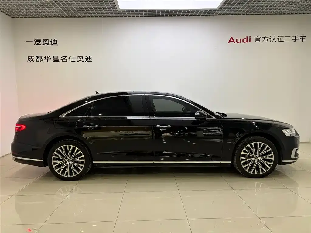 Audi A8 2022 из CN, фото 3