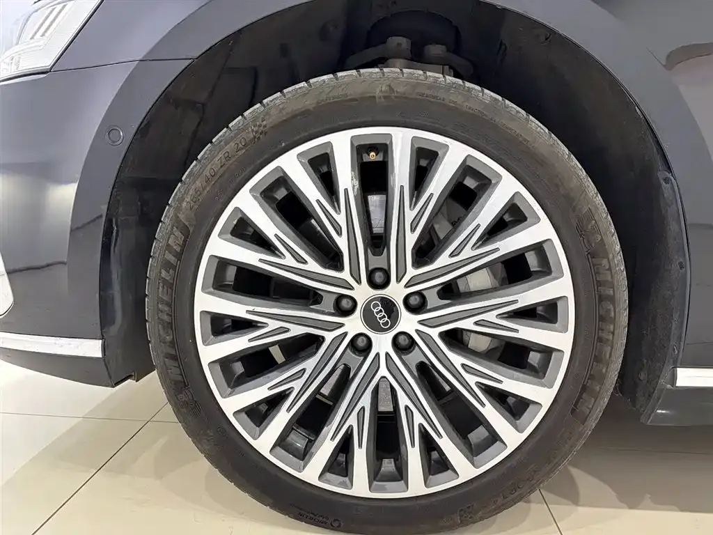 Audi A8 2022 из CN, фото 8