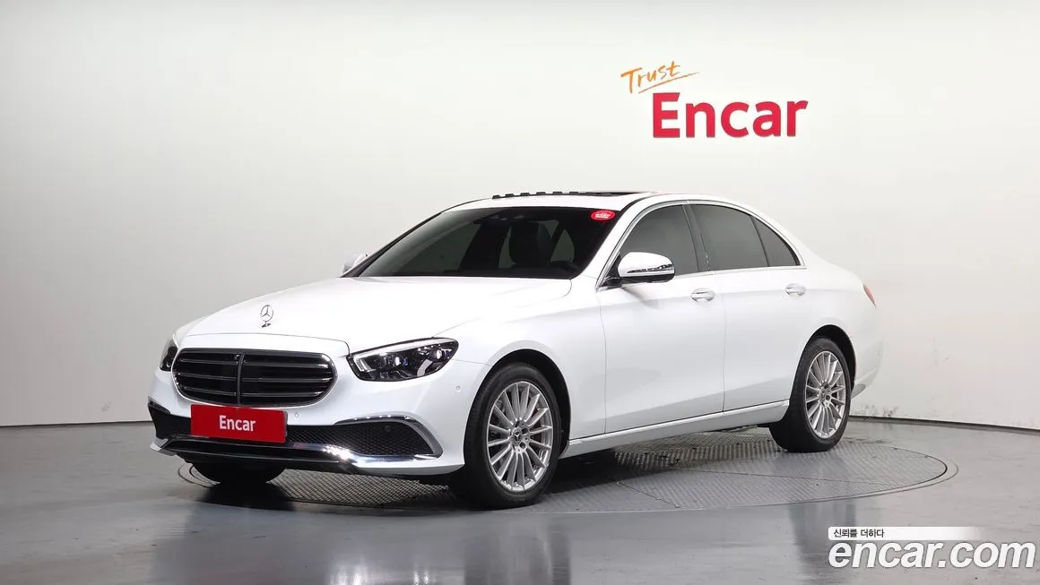 Mercedes-Benz E-Class — фото 1
