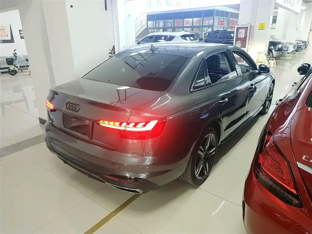 Audi A4L 2022 из CN, фото 7