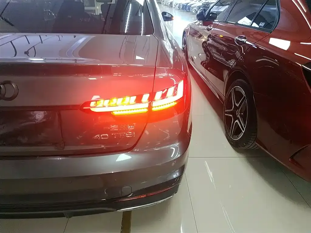 Audi A4L 2022 из CN, фото 8
