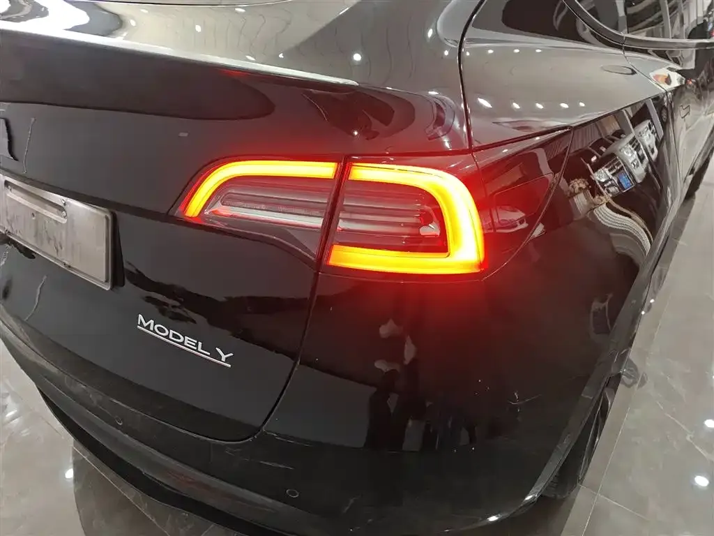 Tesla Model Y 2023 из CN, фото 7