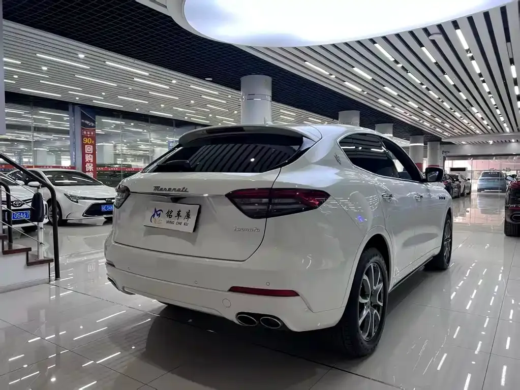 Maserati Levante — фото 3