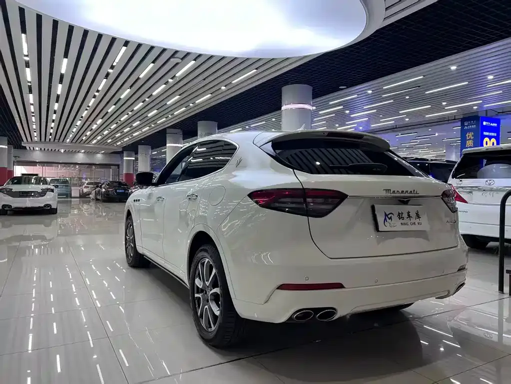 Maserati Levante — фото 4