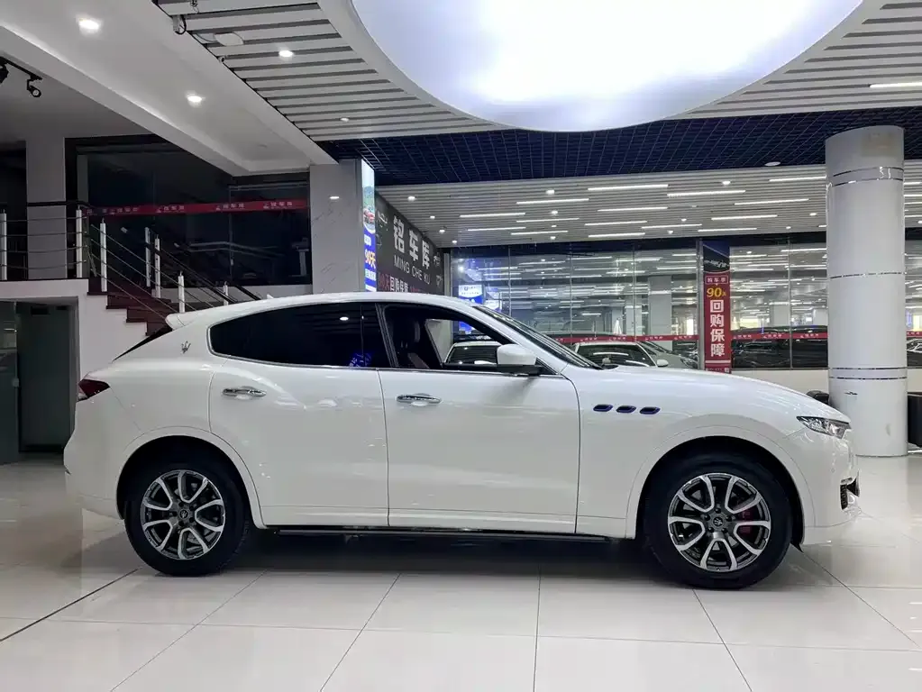 Maserati Levante — фото 6