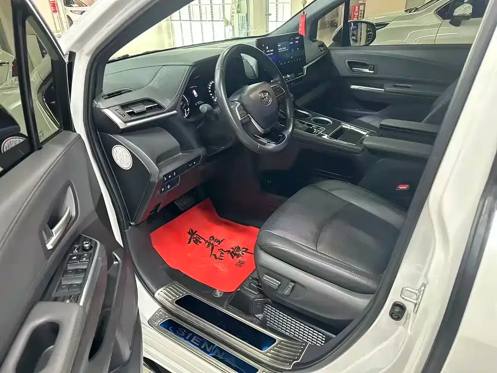 Toyota Sienna 2022 из CN, фото 4
