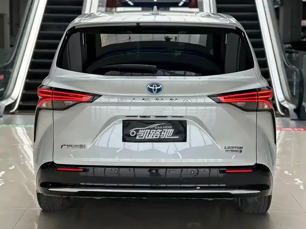 Toyota Sienna 2022 из CN, фото 8