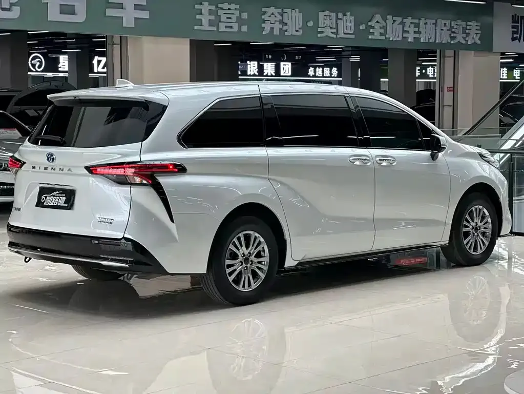 Toyota Sienna 2022 из CN, фото 9