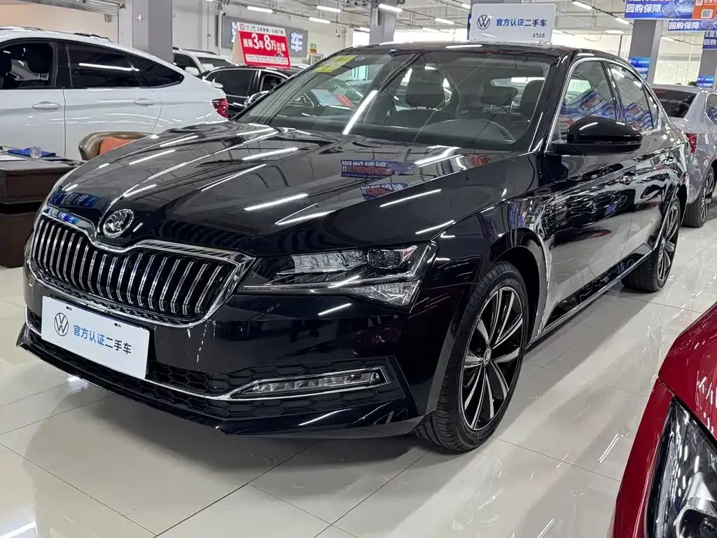 Skoda Superb — фото 1