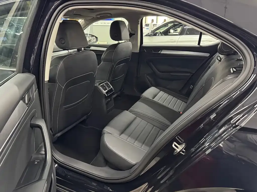 Skoda Superb — фото 6