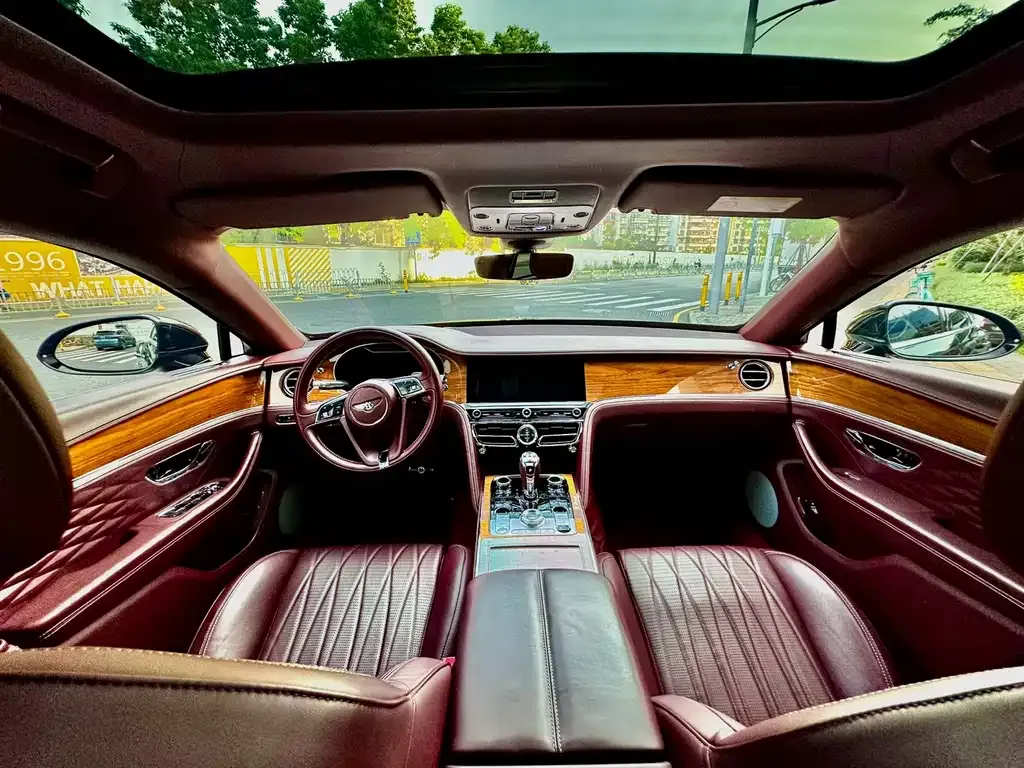 Bentley Flying Spur 2021 из CN, фото 10