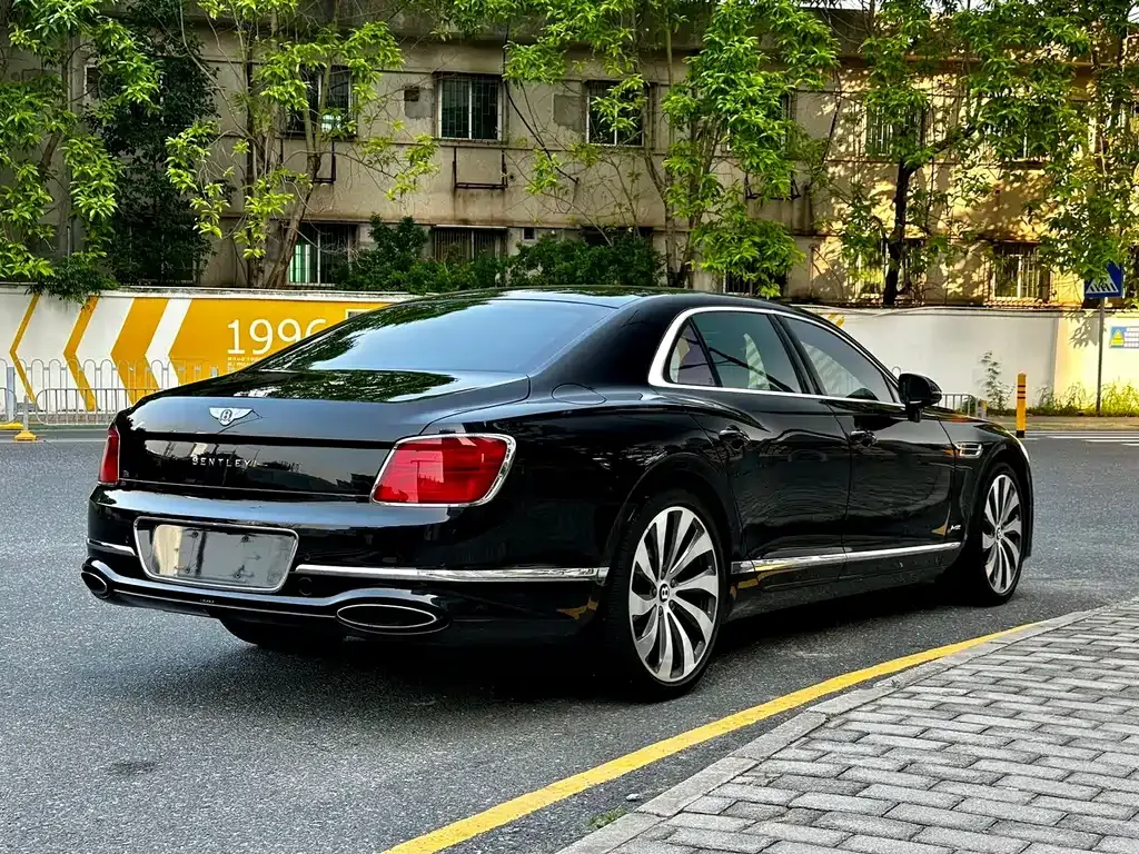 Bentley Flying Spur 2021 из CN, фото 9
