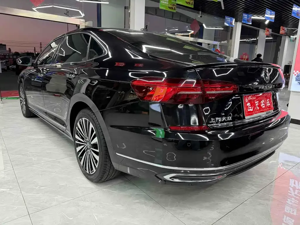 Volkswagen Passat — фото 4