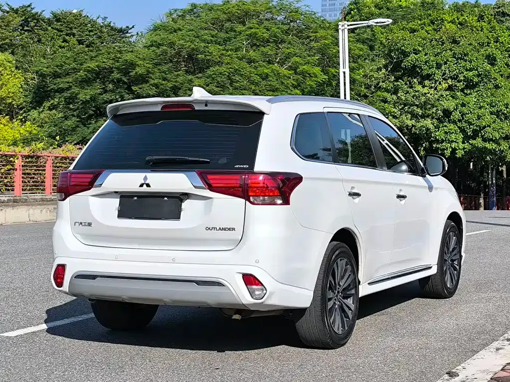 Mitsubishi Outlander 2021 из CN, фото 6