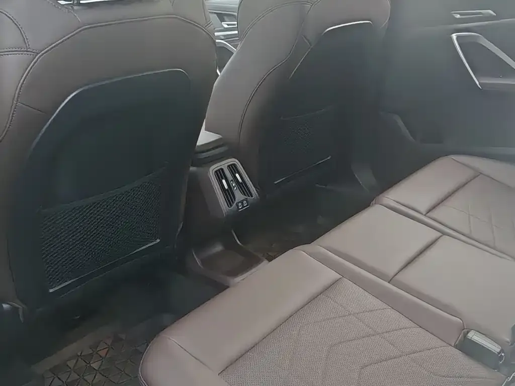 BMW X1 2024 из CN, фото 8