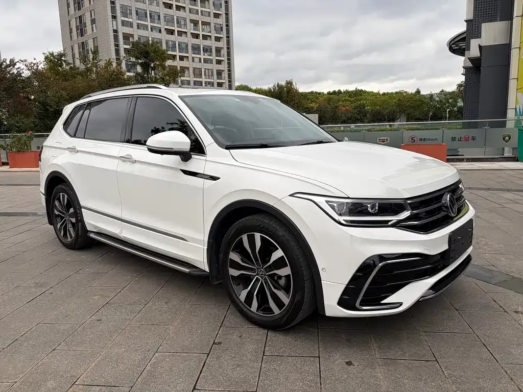 Volkswagen Tiguan L 2022 из CN, фото 3