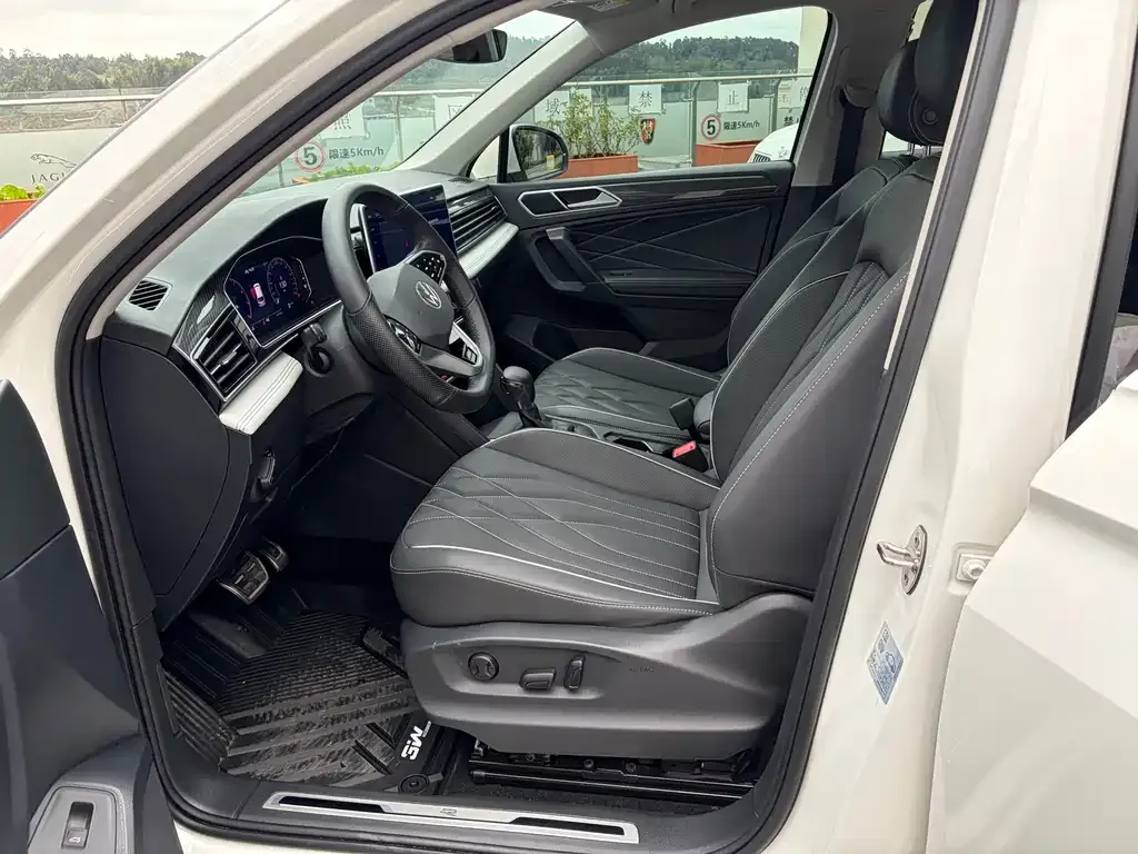 Volkswagen Tiguan L 2022 из CN, фото 9