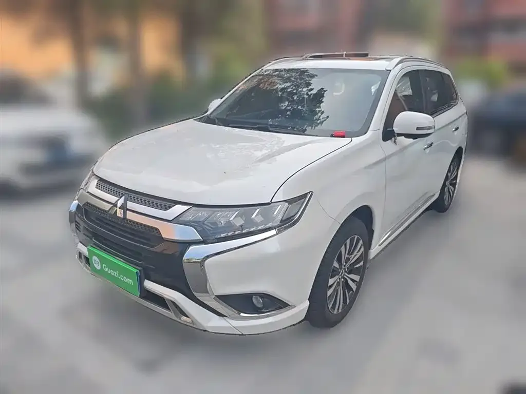 Mitsubishi Outlander 2021 из CN, фото 1