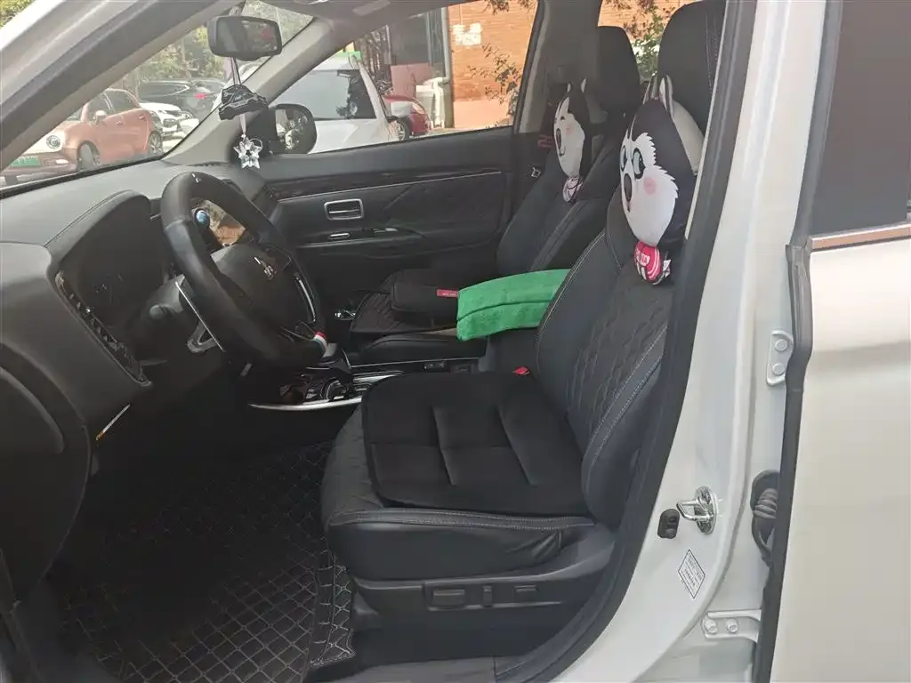 Mitsubishi Outlander 2021 из CN, фото 8