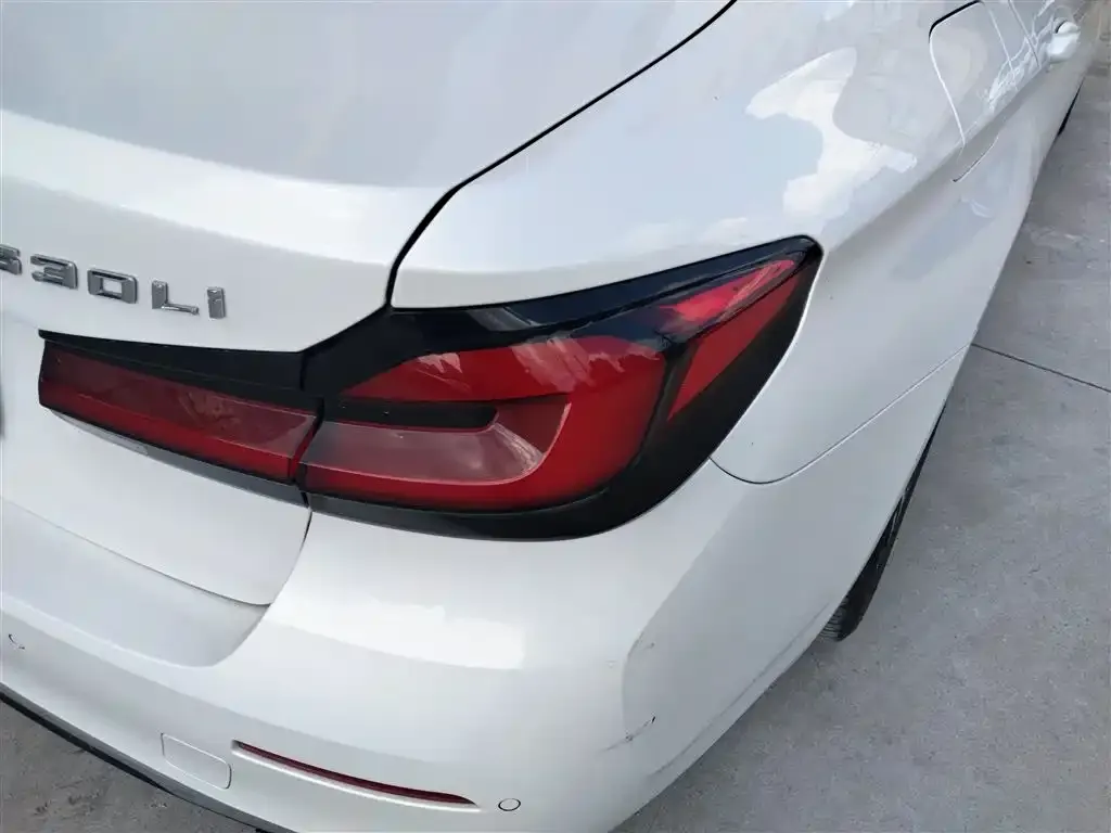 BMW 5 Series 2022 из CN, фото 8