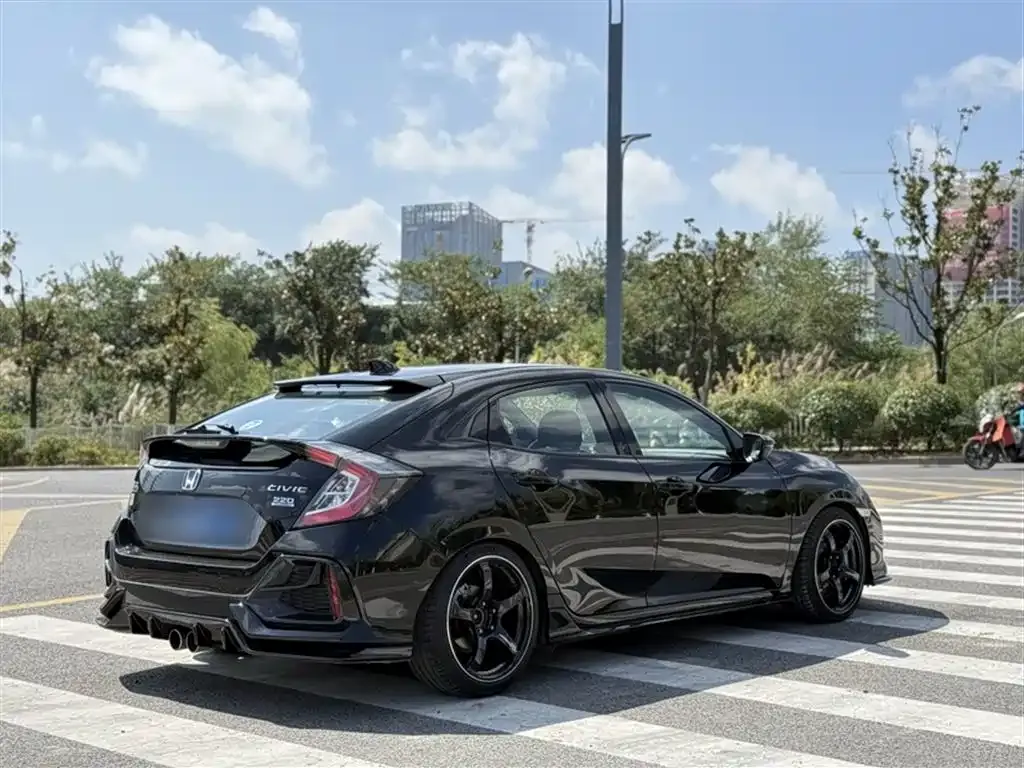 Honda Civic — фото 10