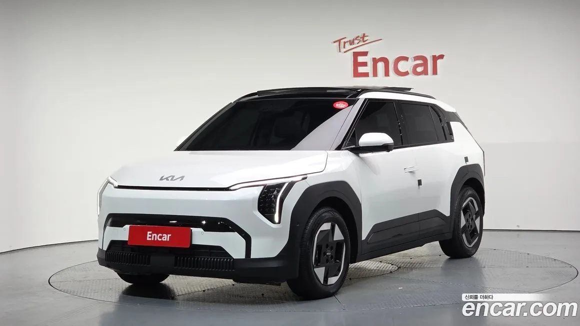 Kia EV3 — фото 1