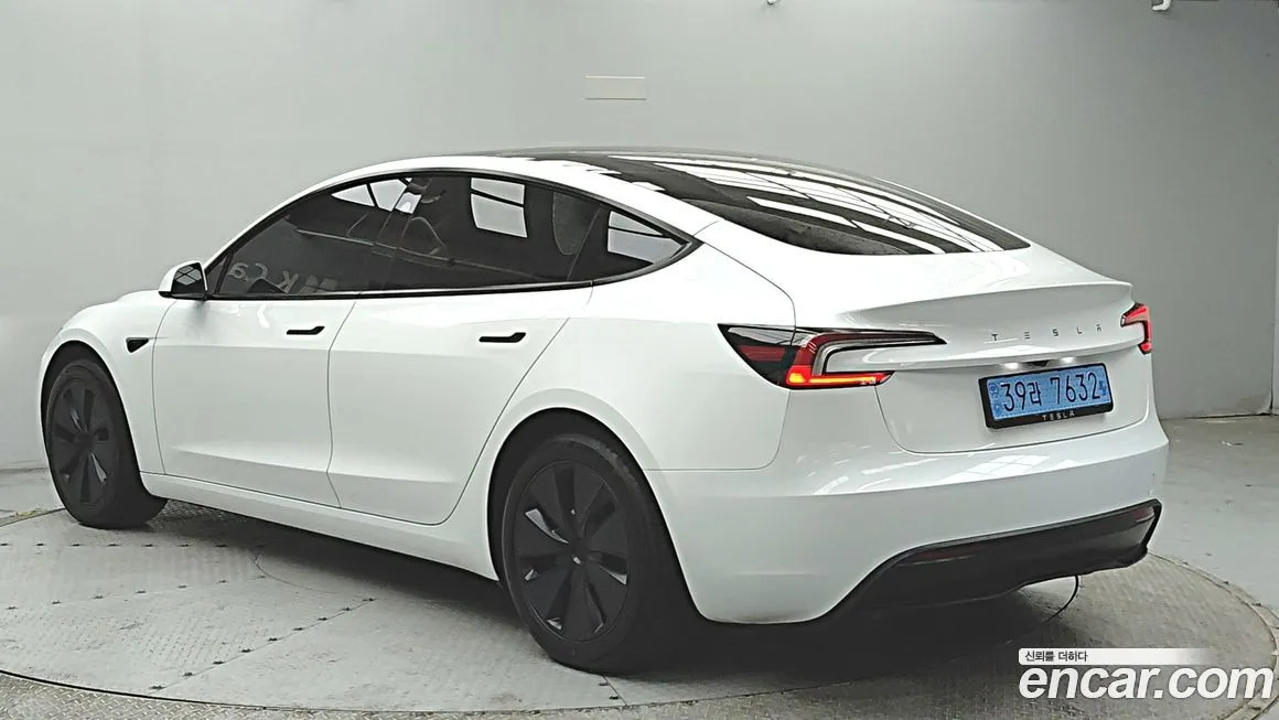 Tesla Model 3 2025 из KR, фото 2