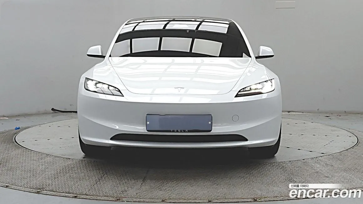 Tesla Model 3 2025 из KR, фото 3